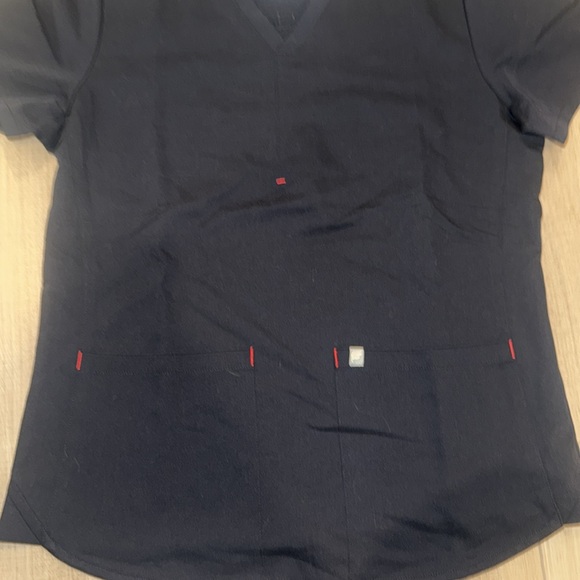 Fabletics Method 2-Pocket Scrub Top - Picture 8 of 10
